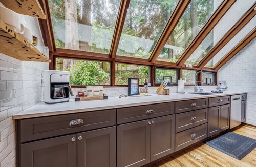 Bainbridge Island House | Sound & Cedar PNW Escape w/Unbeatable Views