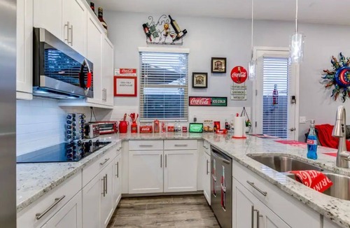 Terracita House | Spacious 1 Bd guesthouse. 1 QS bed +1 QS sleeper sofa Close to Spring training
