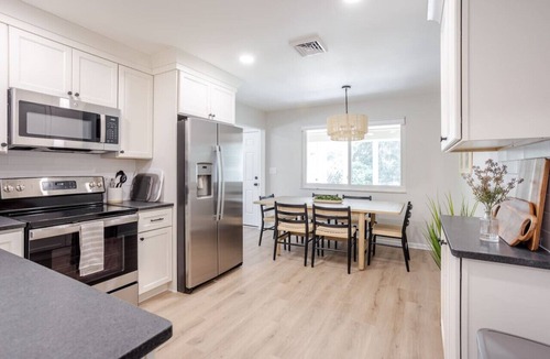 Mount Washington House | Spacious 3B Ranch by Mercy Anderson, 15 min to DT
