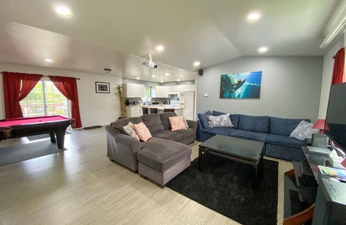 Kodiak House | Spacious 3BR/3BA - Contractor-Friendly Stay