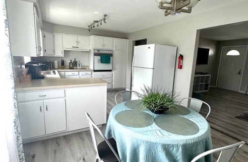 Otterbien Home House | Spacious 3BR Ranch w/Hot Tub & Yard Near Kings Island