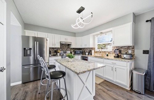 Hilliard House | Spacious 4-BR Retreat w/Game Room + BBQ Patio