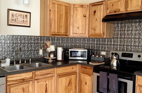 Caddo Gap Cottage | Spacious 4BR Retreat for Families + Groups · Deck + Views