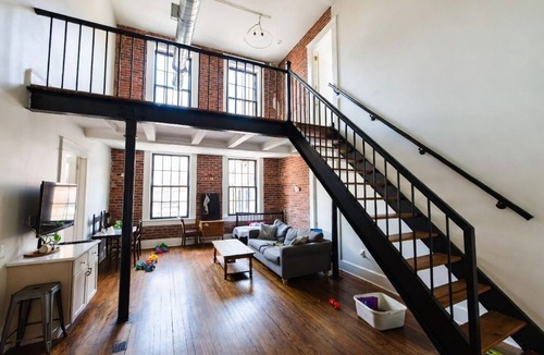 East Price Hill House | Spacious 5-bedroom building with AC in tranquil Cincinnati