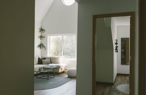 East Hillside Apartment | Spacious, Airy, Two Bedroom and Bath Apartment