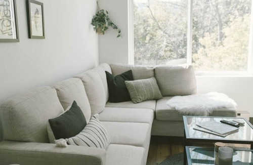 East Hillside Apartment | Spacious, Airy, Two Bedroom and Bath Apartment