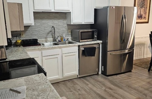 Reynoldsburg House | Spacious and comfortable single family home with finished basement.