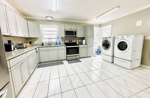 Ballantyne East House | Spacious and Comfortable House