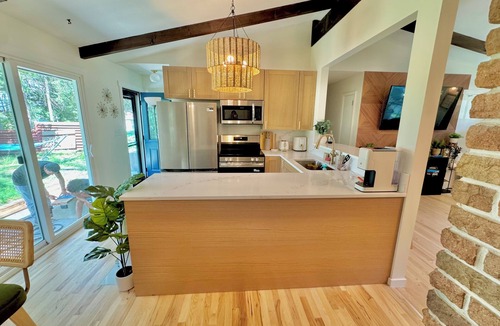 Oakdale House | Spacious, beautiful 5 Bed, 2.5 Bath modern house in Saint Paul for extended stay