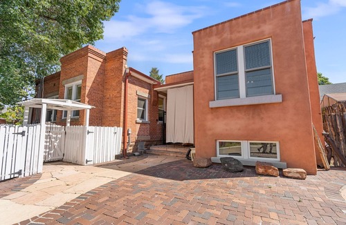 South Capitol House | Spacious & Beautifully Furnished 2Bed/2Bath by Railyard/Plaza!