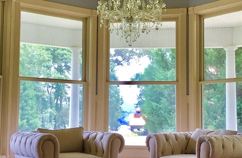 Toccoa House | Spacious charming lake house on Lake Hartwell