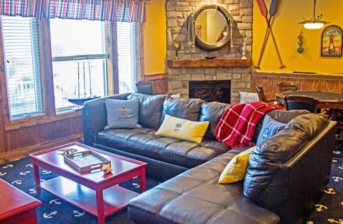 Branson Cottage | Spacious Condo near Table Rock Lake - mins from Silver Dollar City!