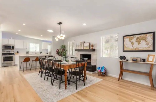 Oracle Heights Estates House | Spacious Desert Retreat: Pickleball, Pool & Spa, Putting Green, & Playground