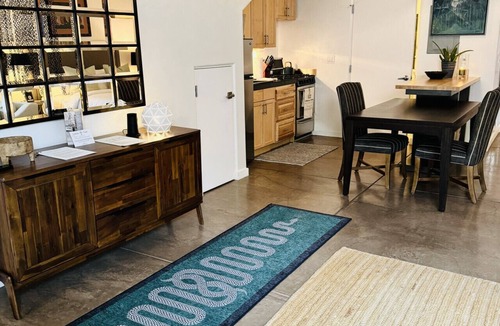 South Capitol Condo | Spacious Design Loft/Railyard Distr; soaking tub
