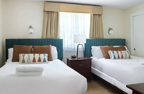 Beverly Hotel | Spacious Good-Value Accommodation | w/Full Kitchen & Minutes to Peabody Museum