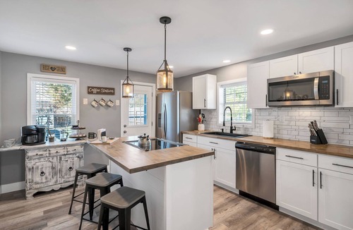 Kings Mills House | Spacious Home for 16 by Kings Island, Tennis, Spooky Nook