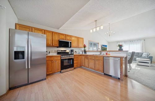 Rosemount House | Spacious Home with Indoor a jetted bathtub.