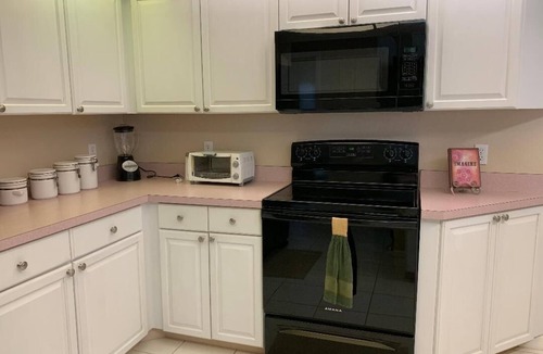 Broadmoor House | Spacious home with everything you will need for your stay