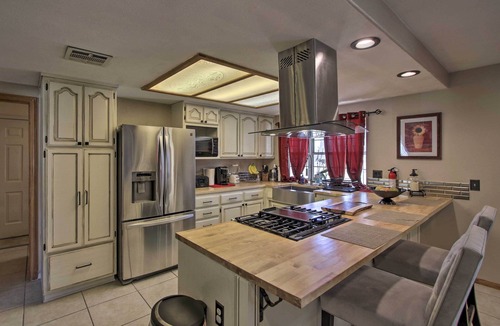 Lancaster House | Spacious Lancaster Family Ranch - BBQ & Patio