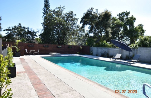 Lamanda Park House | Spacious Pool House