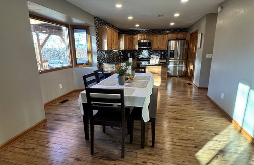 Eagle River House | Spacious Private Home w/Mountain Views, 7 P Hot Tub, Lg Patios, 4Bed, Sleeps 12