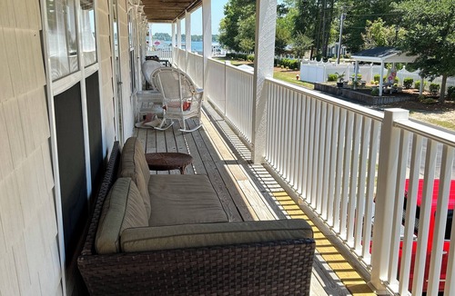 White Lake House | Spacious townhome in private community with community pool and lake access