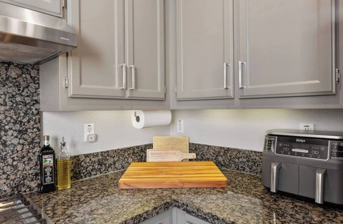 Windsor House | Spacious Windsor Retreat, 4BR Home w/Patio & BBQ