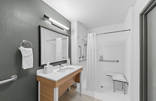 Florence Hotel | Spark by Hilton Cincinnati Airport South