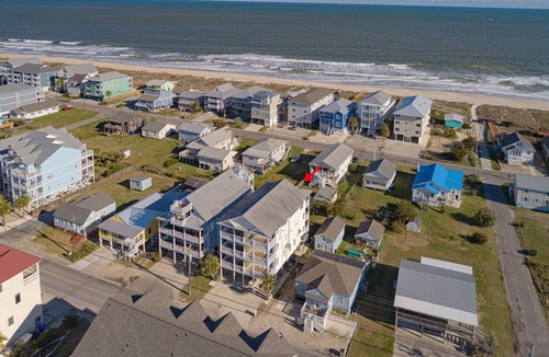 North Carolina Coast House | Spectacular views! 5 bdrms perfect for family memories! Short walk to beach!