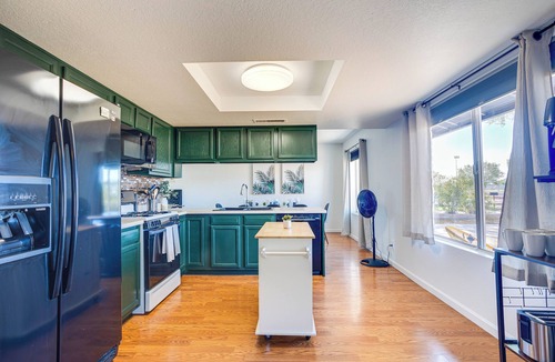 Maryvale House | Splash! Pool Home Sleeps Up to 12! Fun! Savings!