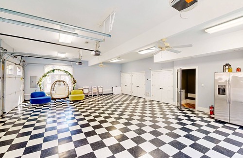 Chester County House | Sprawling property with a pool, hot tub, fireplaces, grill, retro bedroom, & AC