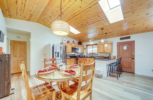 Strawberry House | Strawberry Hideaway in the Pines w/Hot Tub!