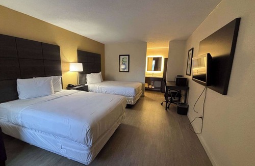 Paw Creek Hotel | Studio 6 Suites Charlotte, NC - Northlake