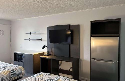 Perry Hotel | Studio 6 Suites Perry, GA
