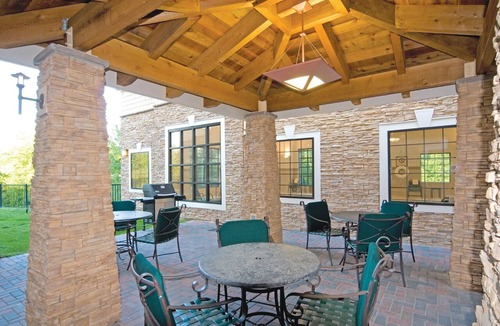 Chesapeake Apartment | Studio | Free Breakfast. Indoor Pool & Hot Tub