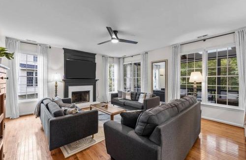 Durham House | Stunning 5 bedroom/3 bath home in Hope Valley Farm