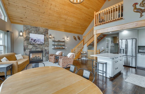Eagle River House | Stunning Alaskan Getaway w/River & Mtn Views