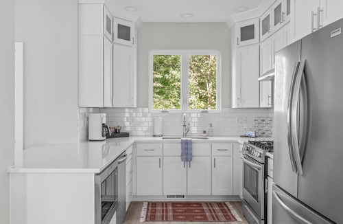 Durham House | Stunning Rooftop Deck Near Downtown Durham