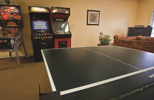 Francestown Resort | Stunning & Scenic 2BR w/ Resort Pool Near Ski Area