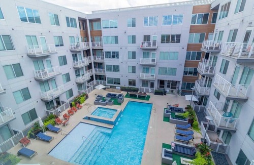 Grandview Heights Apartment | Stunning unit with great amenities