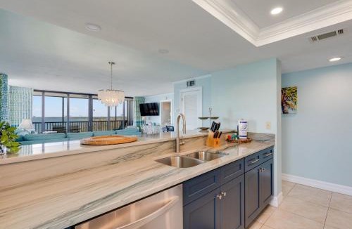 Punta Rassa House | Stunning Waterfront Residence with Panoramic Water Views