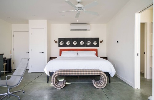 Peter Howell House | Stylish Modern Oasis with Private Courtyard