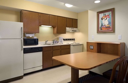 Fort Wayne Hotel | Suburban Studios
