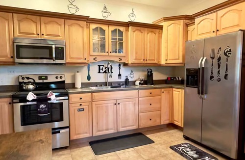 Rocky Mount Apartment | Summer Vibes with 2 Bed & Hot Tub