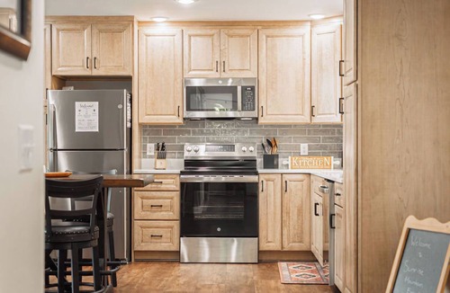 Fancy Gap House | Sunrise Mountain Escape - Modern 1 Bed, 1 Bath - Gorgeous Views Near BRPW & I-77