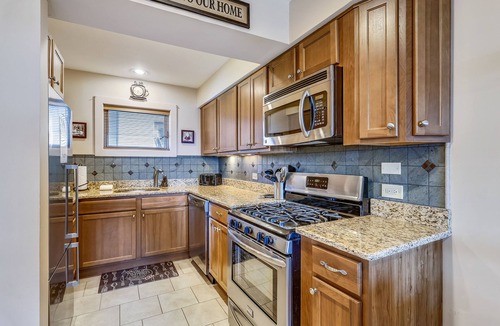 Killington Condo | Sunrise Timberline I7 Quaint 2 bedroom Sunrise Timberline I7 Ski to/from. Pets welcome