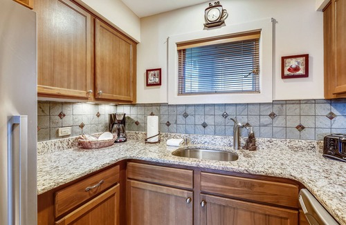 Killington Condo | Sunrise Timberline I7 Quaint 2 bedroom Sunrise Timberline I7 Ski to/from. Pets welcome