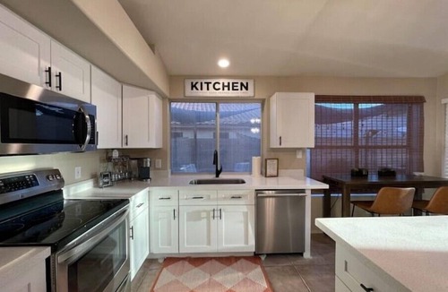 Arrowhead Ranch House | Sunshine Oasis