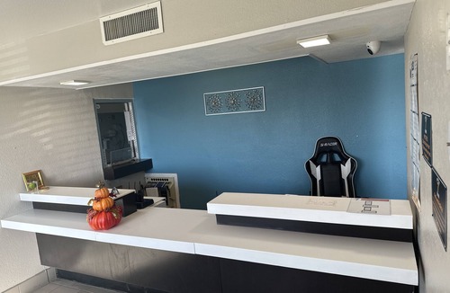 Joplin Hotel | Super 7 INN