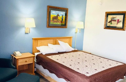 Fort Scott Hotel | Super 8 by Wyndham Fort Scott